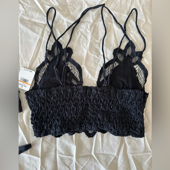 Black stretchy Lacey lingerie top with adjustable straps - Picture 2 of 3